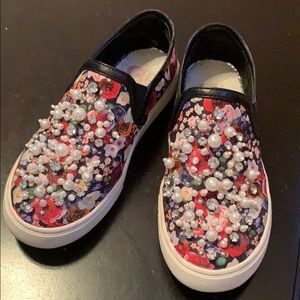 Girls slide on shoes